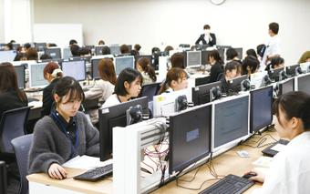 多岐にわたる膨大な医療データの分析方法を、統計解析とAIの実践的な活用を通して修得します。