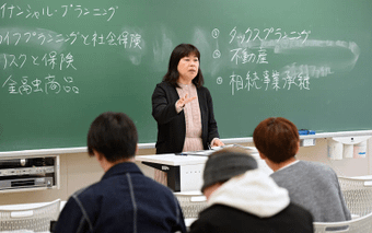 ゼミでは専門知識を深く学べます!