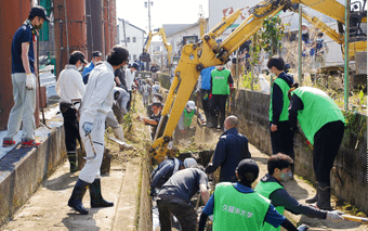 授業を通して災害ボランティアに参加