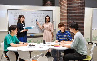 仲の良いメンバーで勉強会をしています!