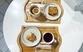空き時間には近隣のカフェでリフレッシュ!