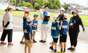 スポーツをする前に、リードカウンセラーと子どもたちと一緒にルールの確認をしました。